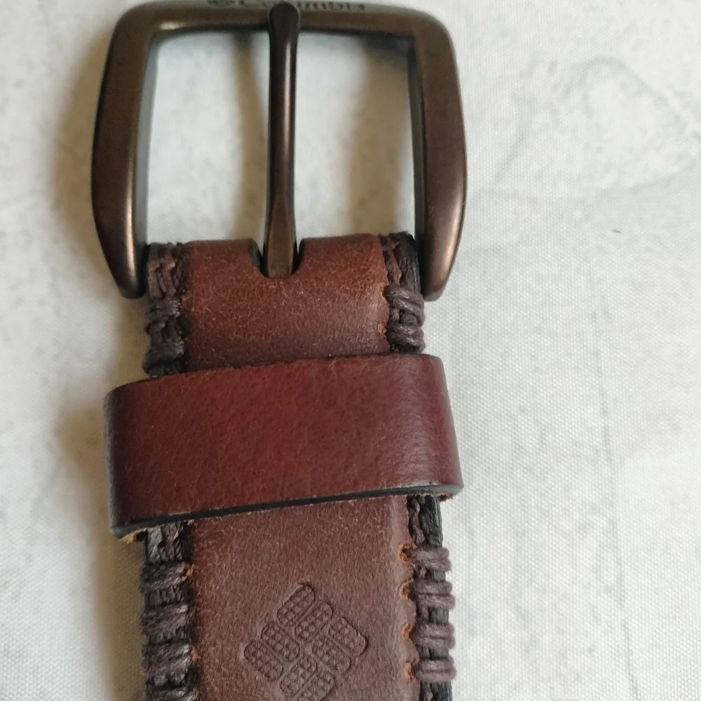 Columbia Men's Brown Genuine Leather Belt Sz 44 Metal Buckle